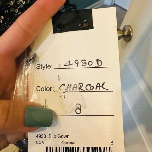 Mac Duggal Sequin V-Neck Empire Waist Sleeveless Gown Size 8 Charcoal NWT 4930 - Picture 10 of 15